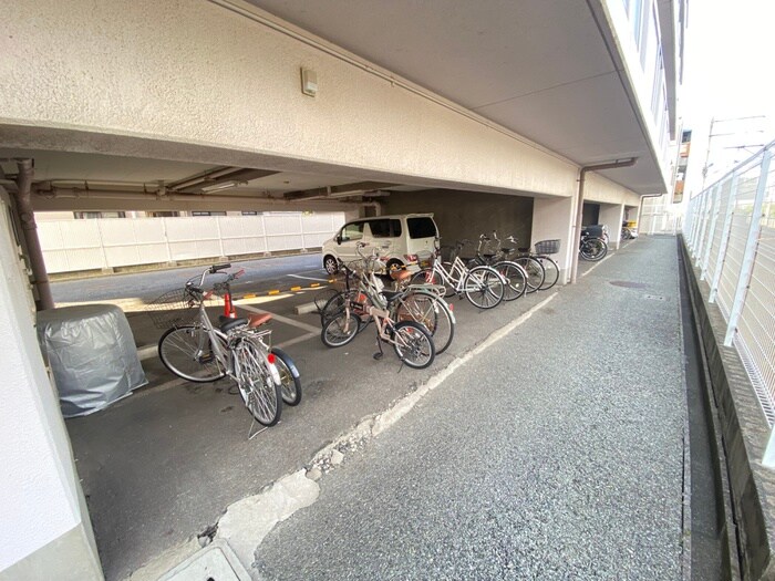 サリュー塚口の物件外観写真