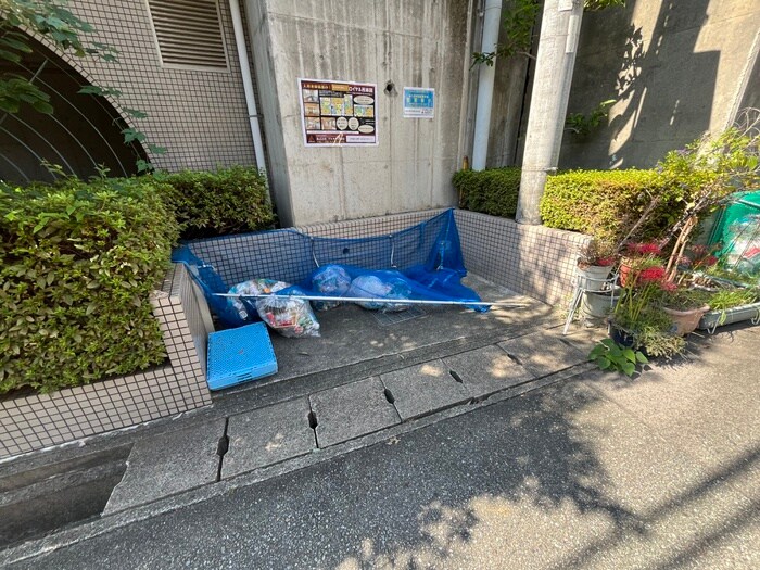 ロイヤル苦楽園の物件外観写真