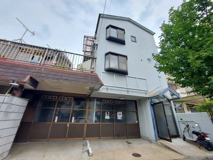 レジデンス甲斐の物件外観写真