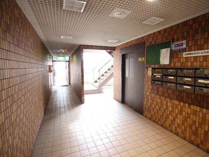 ｻﾝﾋﾙｽﾞﾊｲﾑの物件外観写真