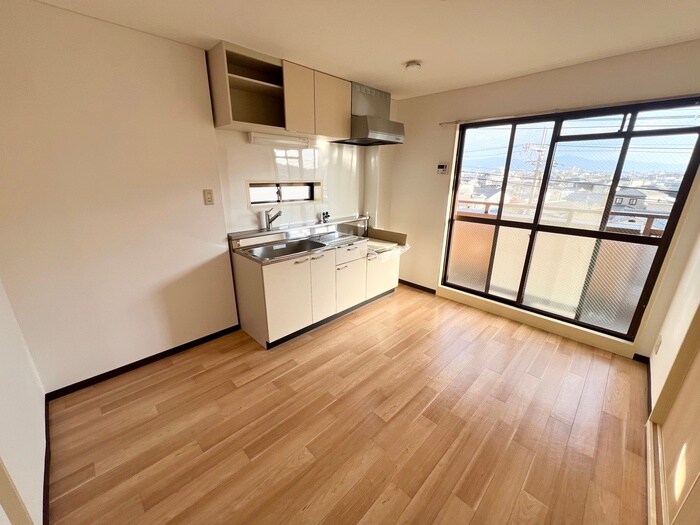 ｻﾝﾋﾙｽﾞﾊｲﾑの物件内観写真