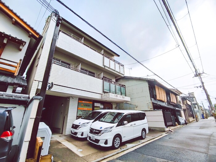 ラ・フォンテ御所西の物件外観写真