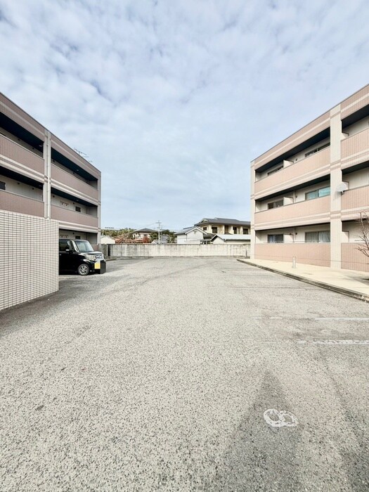 ＥＶＥＲ　ＨＩＬＬＳ　Ｎ棟の物件外観写真