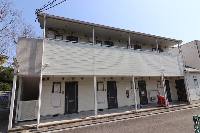 ヴィラスリースター　尼崎の物件外観写真