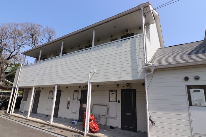 ヴィラスリースター　尼崎の物件外観写真