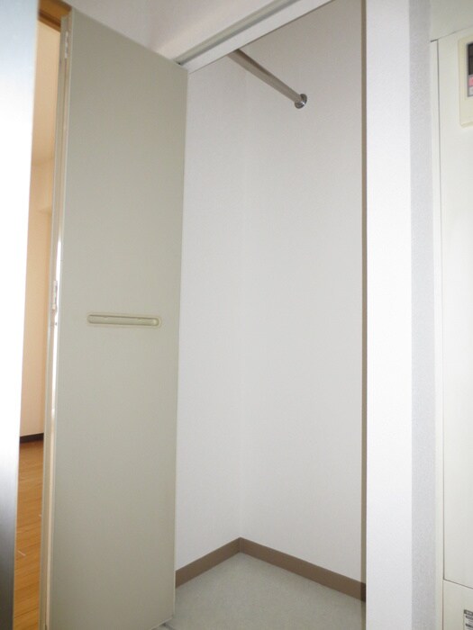 レスポワ－ル東の物件内観写真