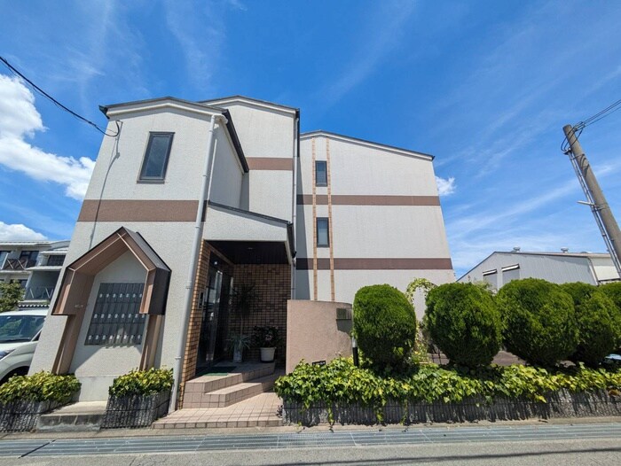 ラ・エスペランサの物件外観写真