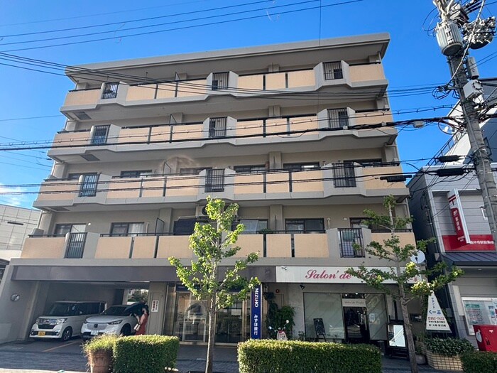 春日丘マンションの物件外観写真