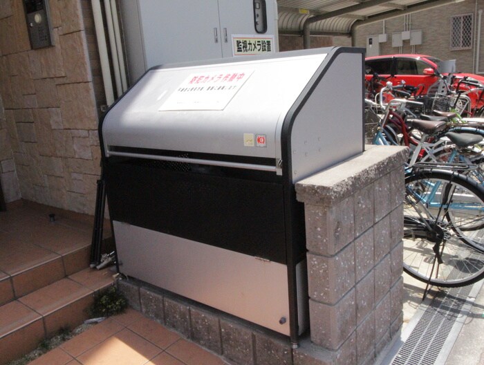 巽北ロイヤルマンションの物件外観写真