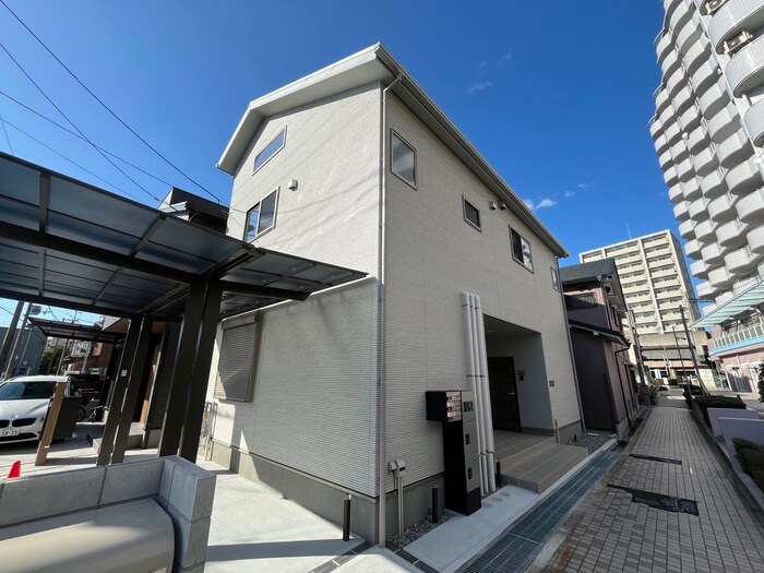 ALTISSIMAの物件外観写真