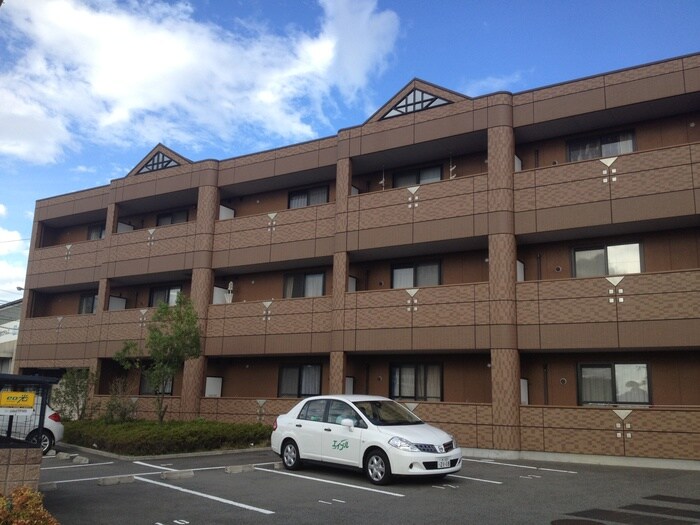 カステル　ヴェッチオの物件外観写真