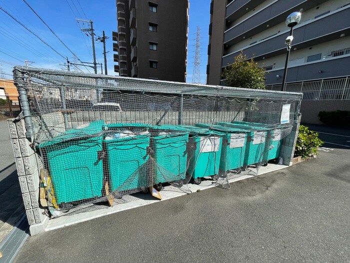 シュワーブ三国ヶ丘の物件外観写真