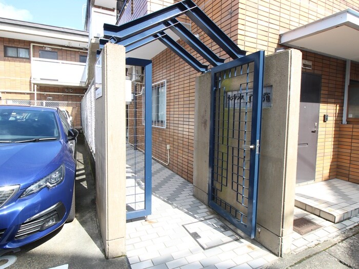 ﾚｼﾞﾃﾞﾝｽ了以苑の物件外観写真