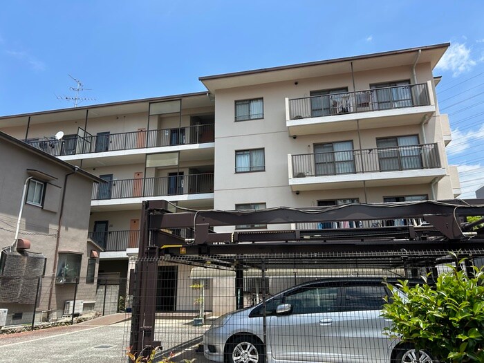 リバ－サイド中山の物件外観写真