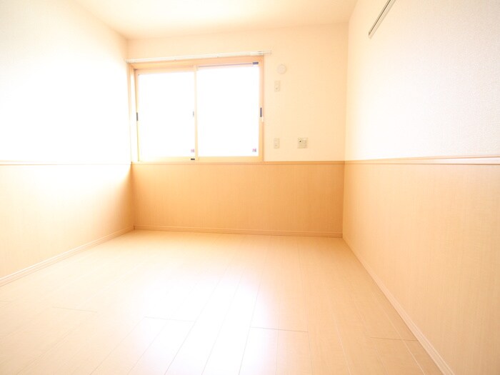 プル－ニア天美Ａ棟の物件内観写真