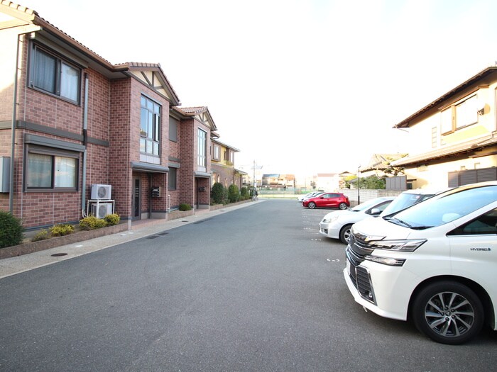 プル－ニア天美Ａ棟の物件外観写真