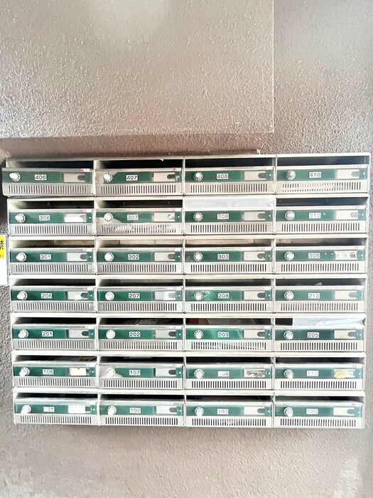 アヴニ－ル１番館の物件外観写真