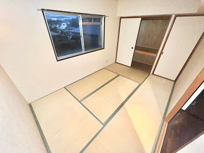 アヴニ－ル１番館の物件内観写真