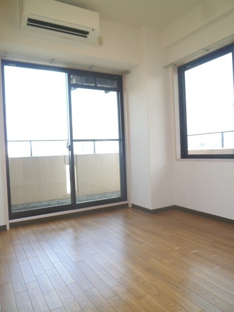 フロントリバー緑橋の物件内観写真