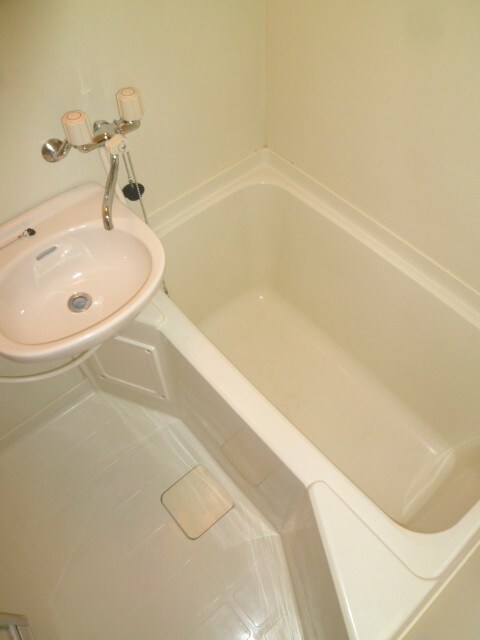 フロントリバー緑橋の物件内観写真