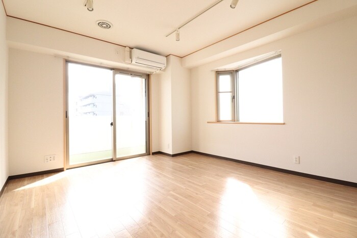 タカマツ神戸駅南通の物件内観写真