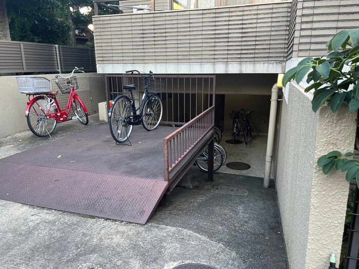 今出川アイビーハウスの物件外観写真