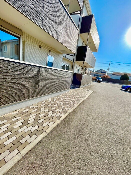 アドマス鶴原Ｄ棟の物件外観写真