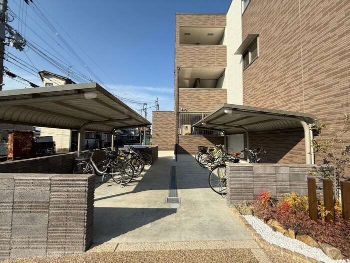 サニースクエアの物件外観写真