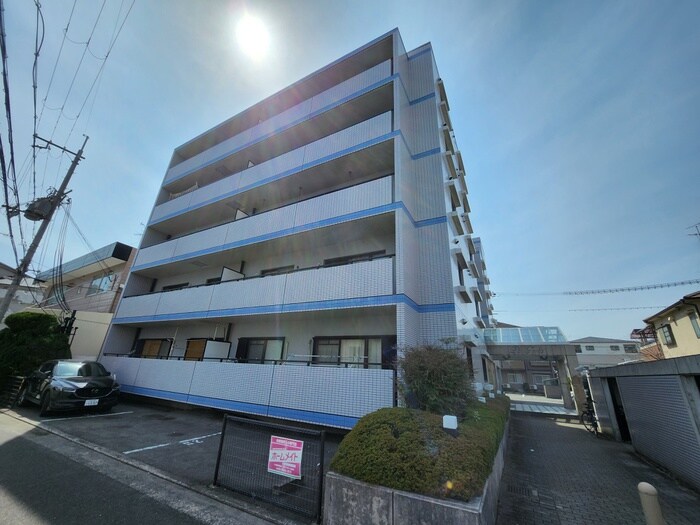 ラ・フォ－レの物件外観写真