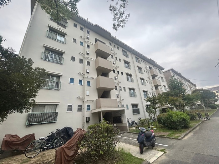 箕面粟生第二住宅第20号棟(403)の物件外観写真