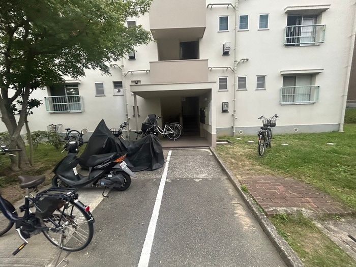 箕面粟生第二住宅第20号棟(403)の物件外観写真