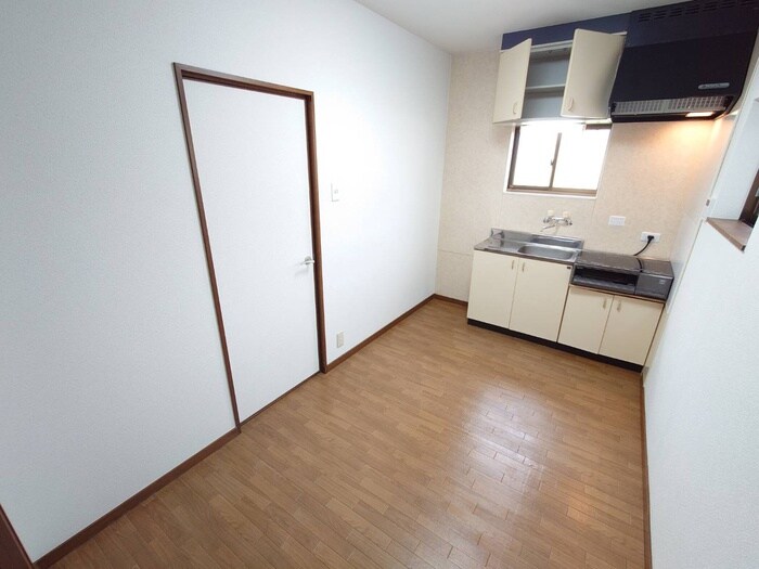 宇多野御屋敷町貸家の物件内観写真