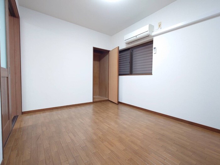 宇多野御屋敷町貸家の物件内観写真