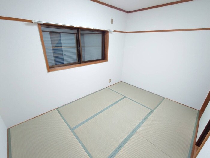 宇多野御屋敷町貸家の物件内観写真