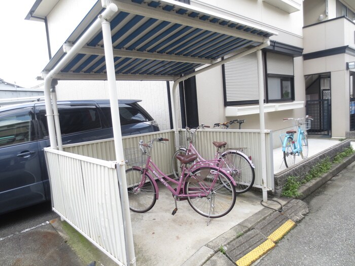 サンライフ猪名寺の物件外観写真