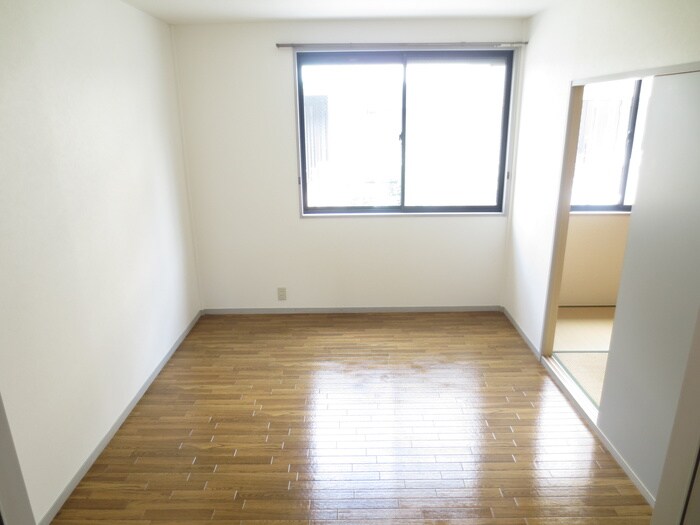 サンライフ猪名寺の物件内観写真