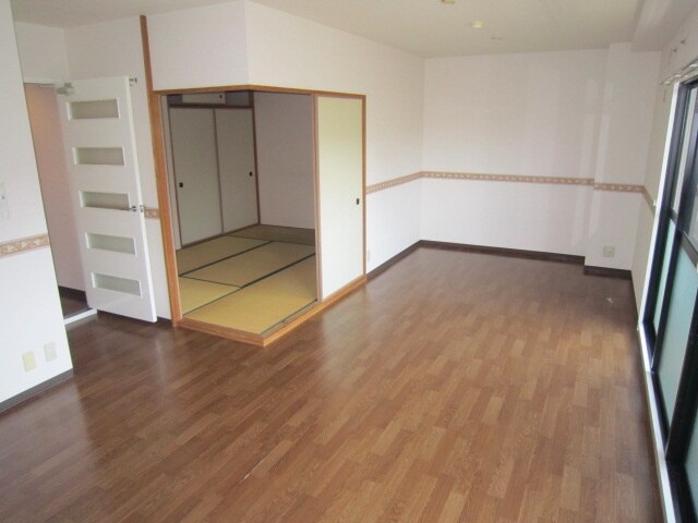 ルミエ－ル西緑丘の物件内観写真