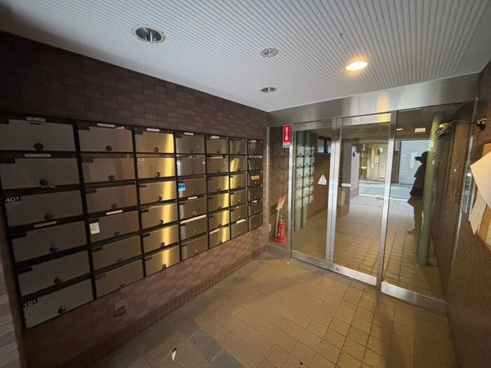 ア－ル河原町の物件外観写真