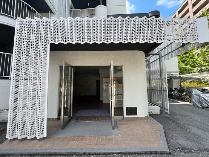 メゾン千里中央の物件外観写真