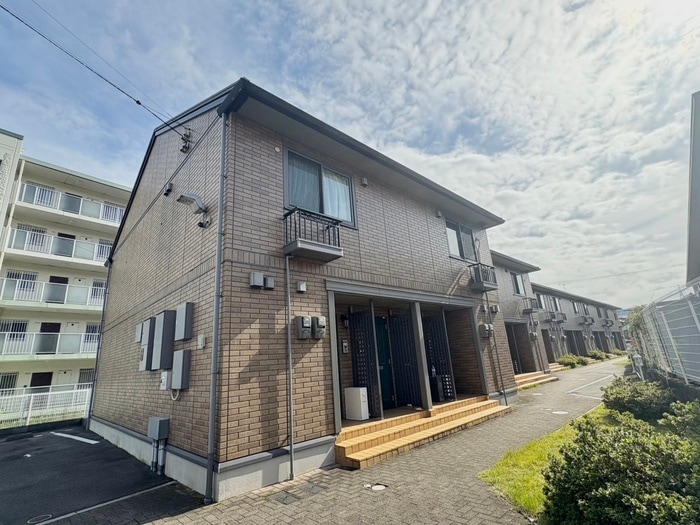 ガ－デン・グレイスの物件外観写真