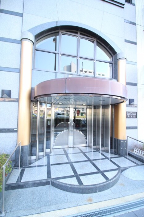 グラン・ドムール丹波口（409）の物件外観写真