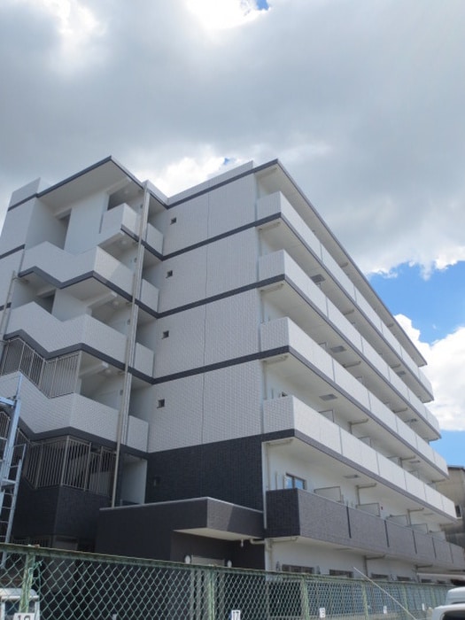 i・レジデンス上鳥羽の物件外観写真