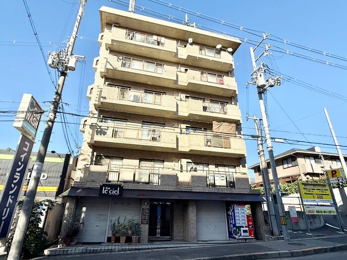 パレ東中振の物件外観写真