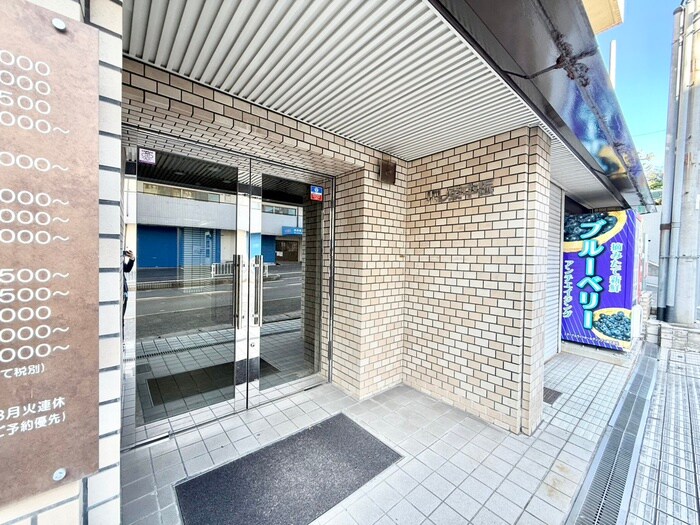 パレ東中振の物件外観写真