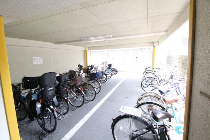 パレ東中振の物件外観写真