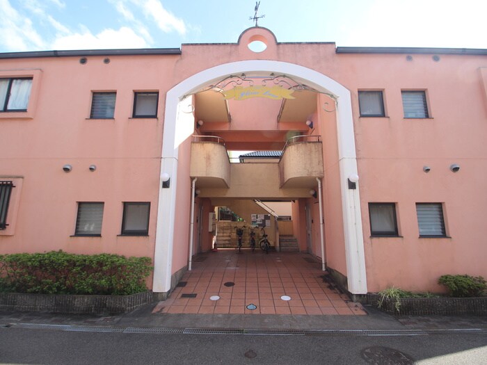 プレ－ヌリュンヌの物件外観写真