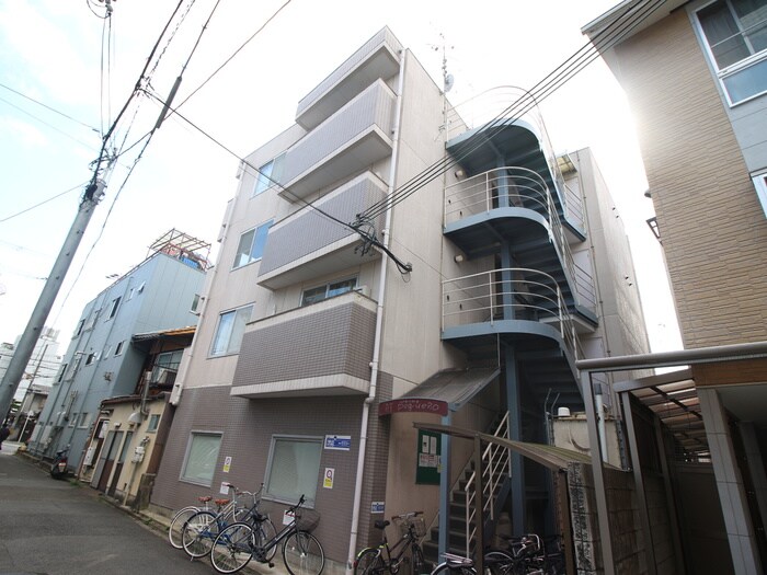 エルペキーニョの物件外観写真