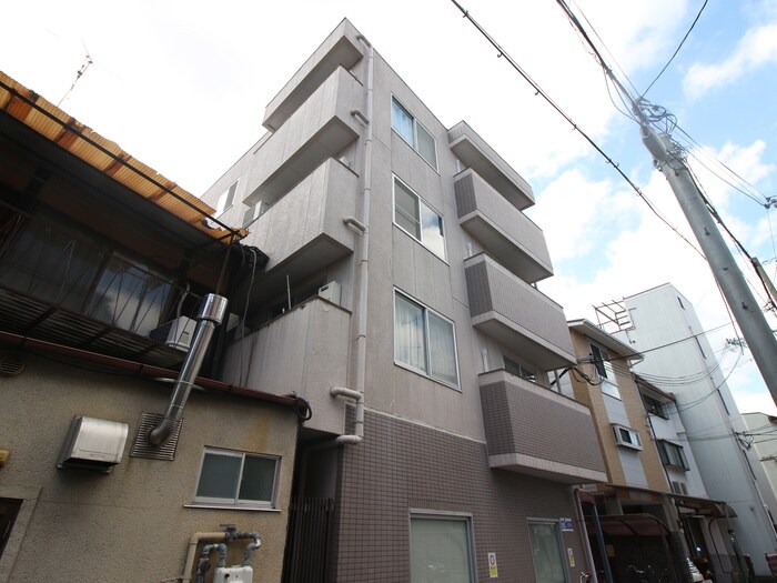 エルペキーニョの物件外観写真