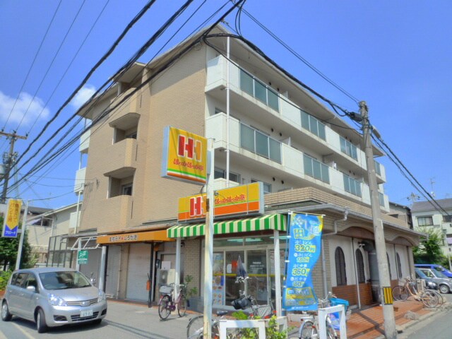 レジデンス赤井の物件外観写真