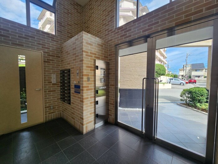 Grandir服部の物件外観写真